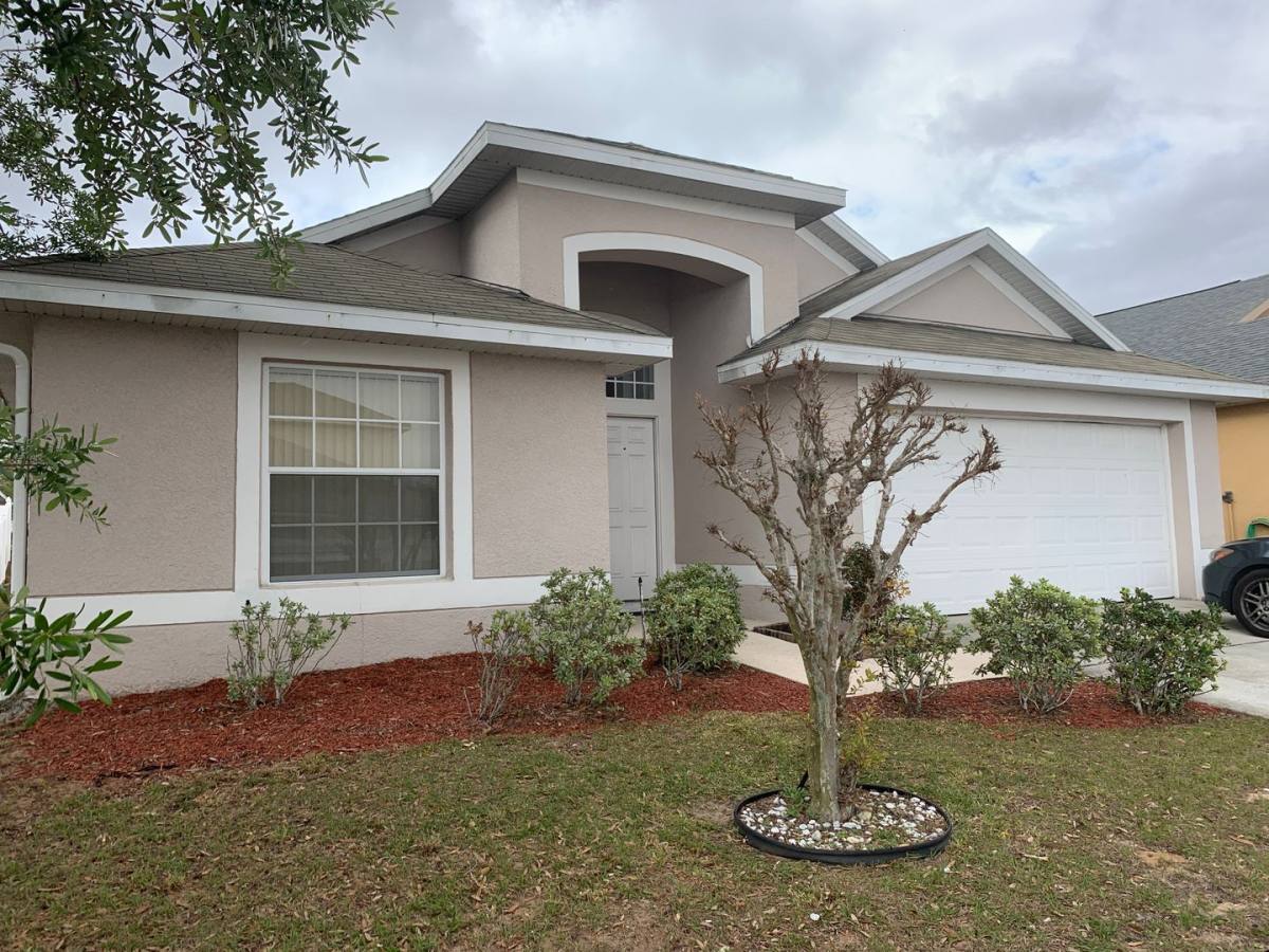 House for rent at 136 Grantham Dr, Davenport, FL 33897