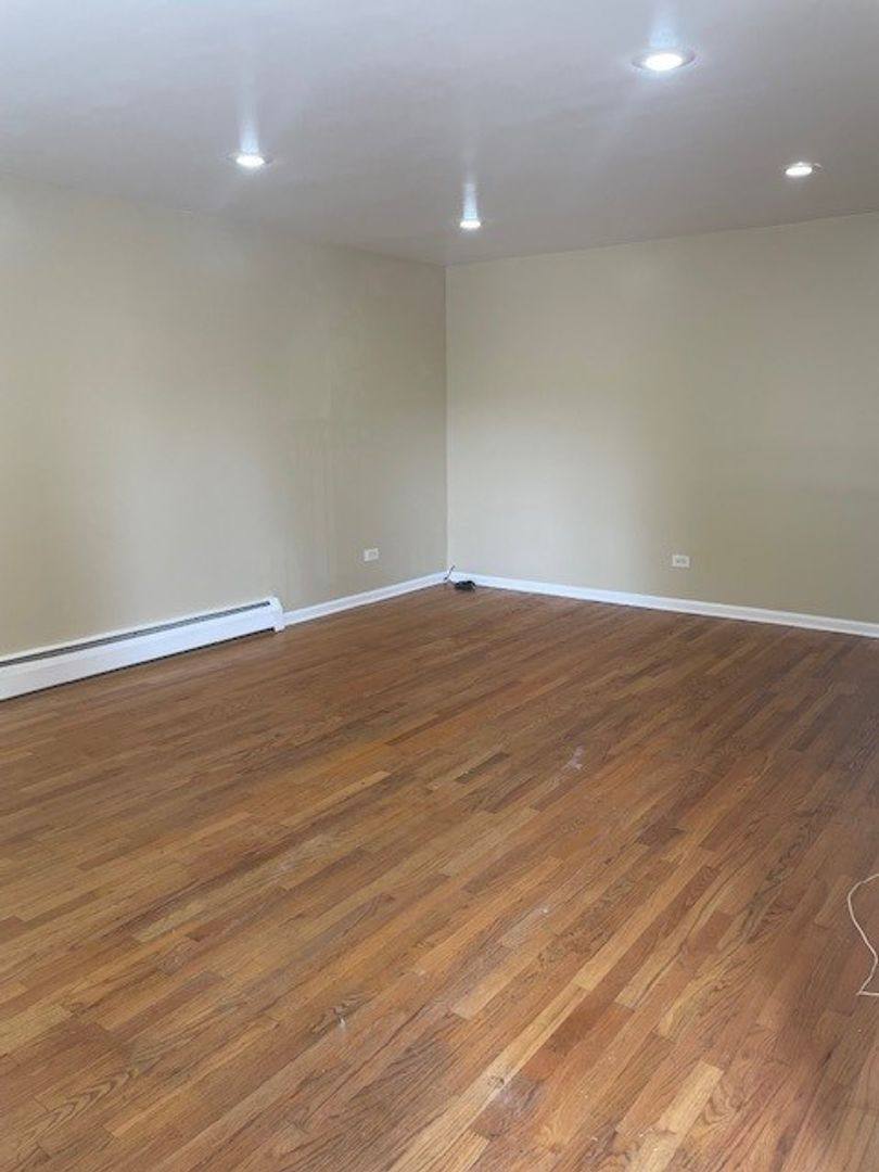 Apartment for rent at 4801 N Ridgeway, Chicago, IL 60625