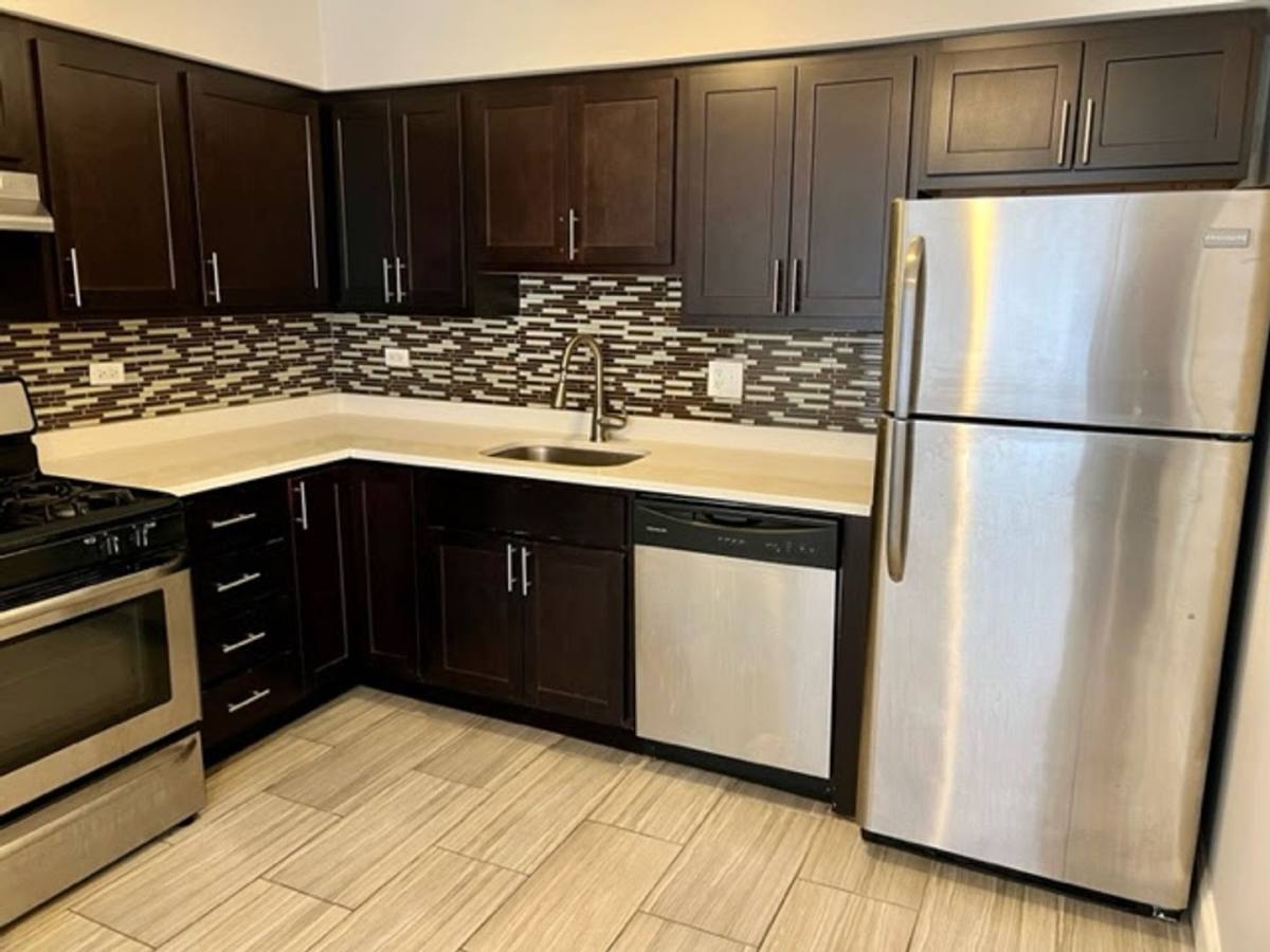 Apartment for rent at 4801 N Ridgeway, Chicago, IL 60625