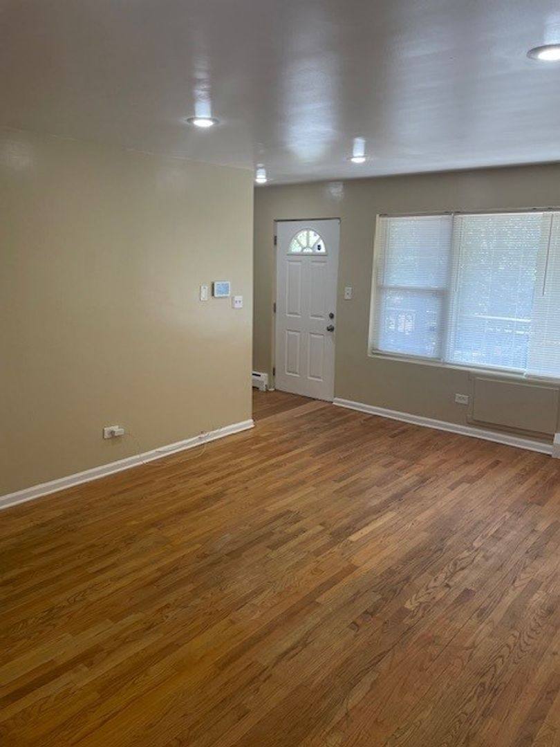 Apartment for rent at 4801 N Ridgeway, Chicago, IL 60625