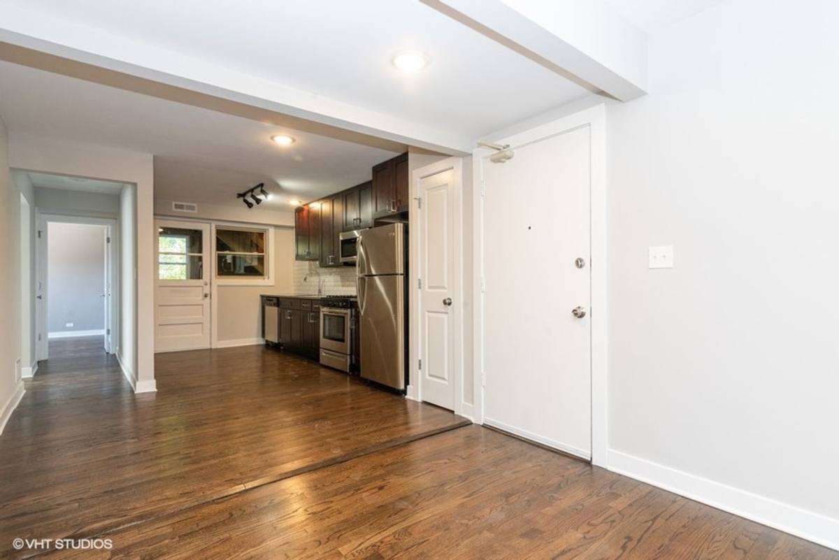 Apartment for rent at 6515 N Seeley Ave, Chicago, IL 60645