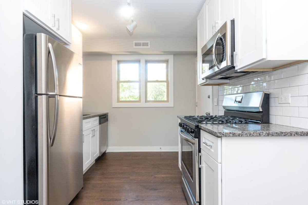 Apartment for rent at 6515 N Seeley Ave, Chicago, IL 60645