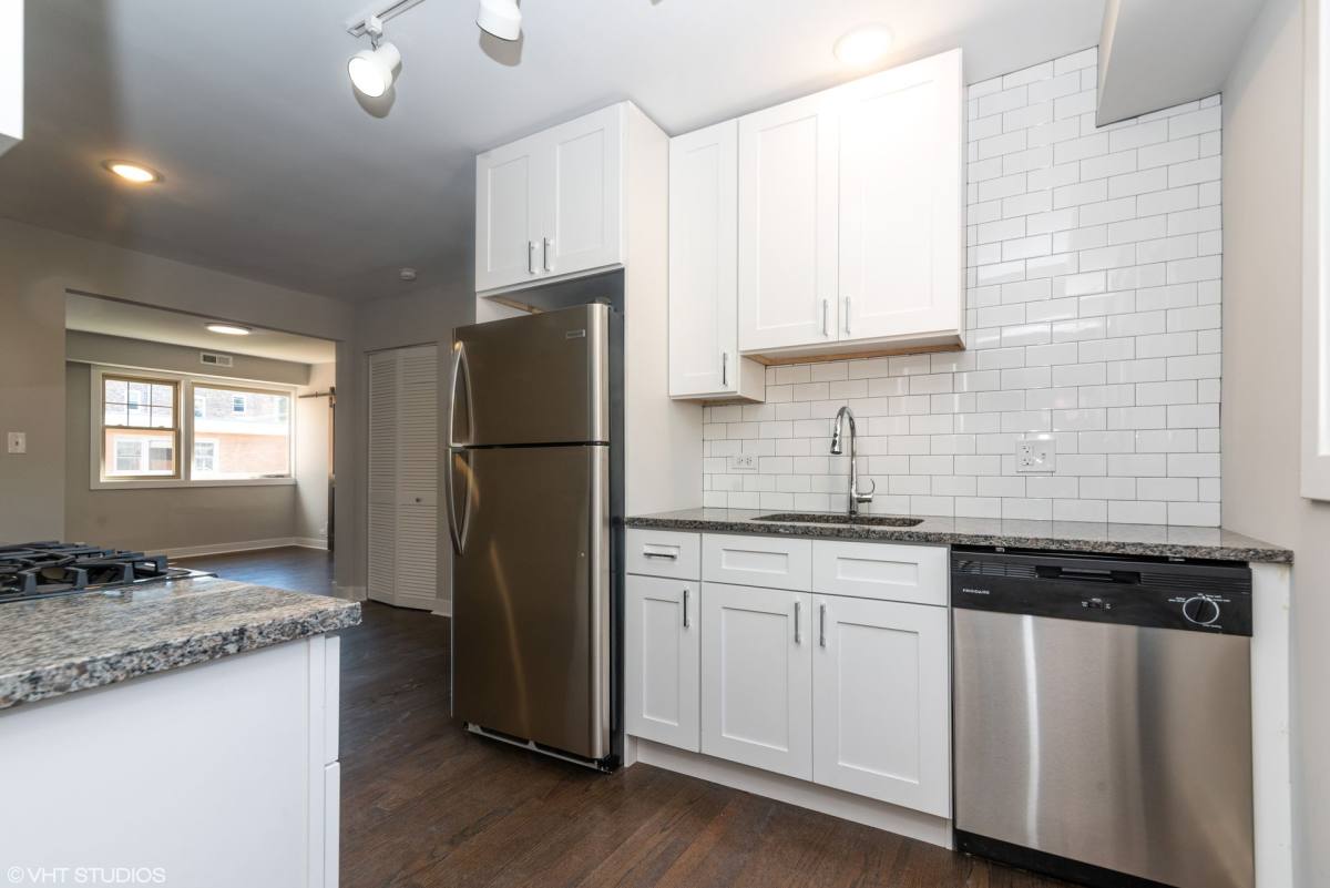 Apartment for rent at 6515 N Seeley Ave, Chicago, IL 60645