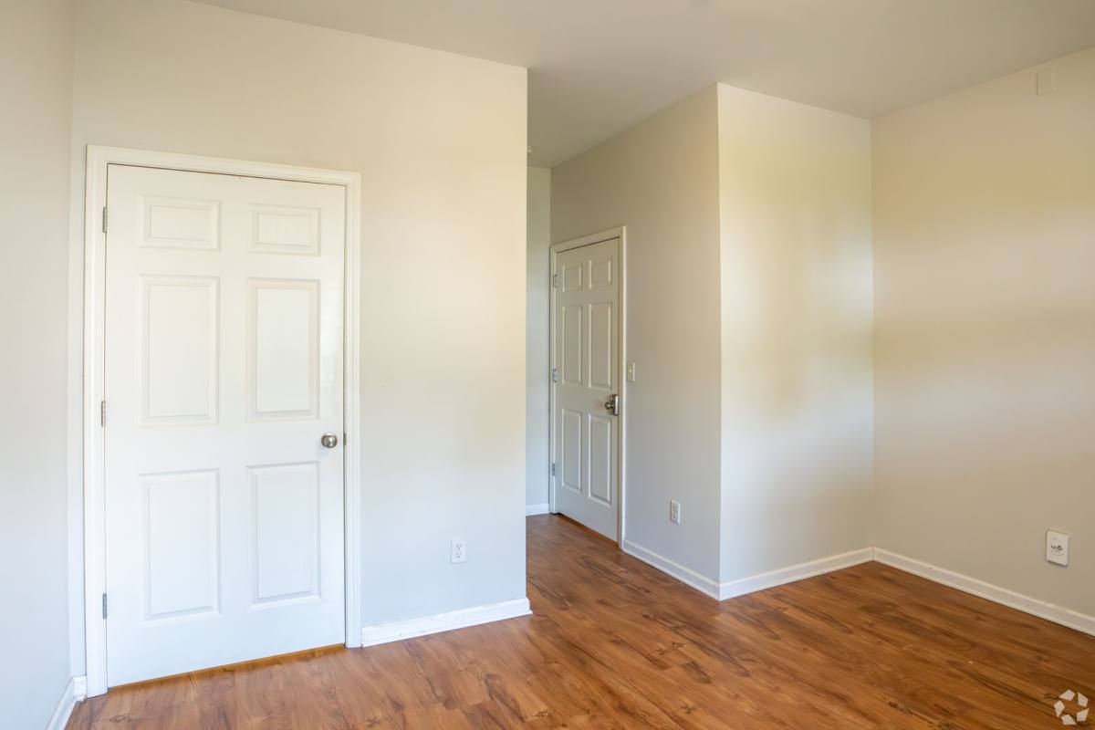 Townhouse for rent at 1345 Cloverdale Rd, Tuscaloosa, AL 35401