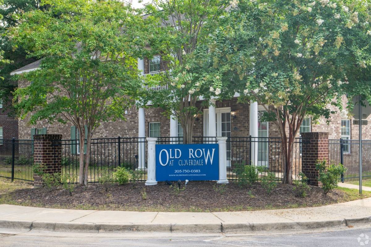 Townhouse for rent at 1345 Cloverdale Rd, Tuscaloosa, AL 35401
