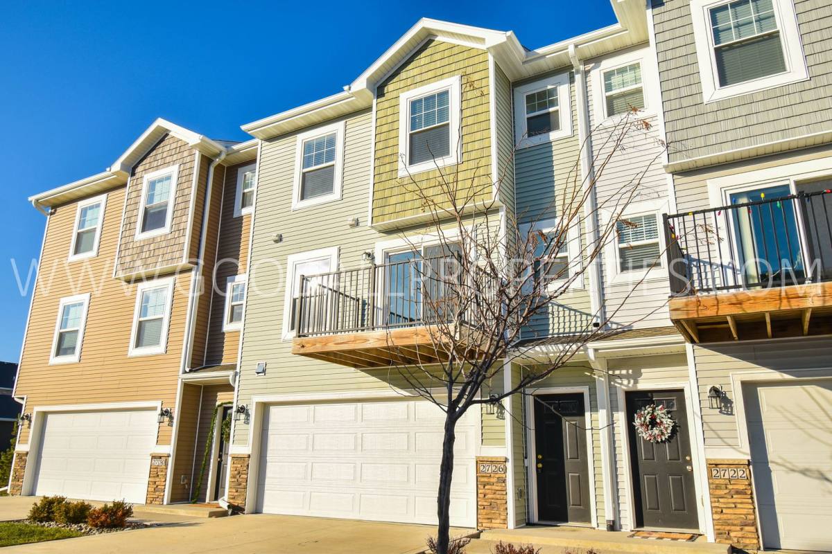 Townhouse for rent at 2726 NW Kate Shelley Lane, Ankeny, IA 50023