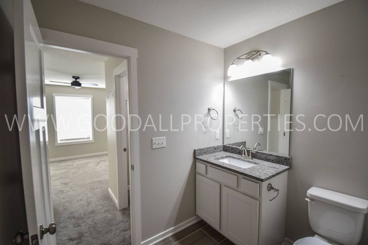 Townhouse for rent at 2726 NW Kate Shelley Lane, Ankeny, IA 50023