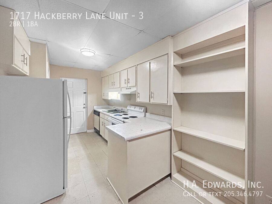 Apartment for rent at 1717 Hackberry Lane, Tuscaloosa, AL 35401
