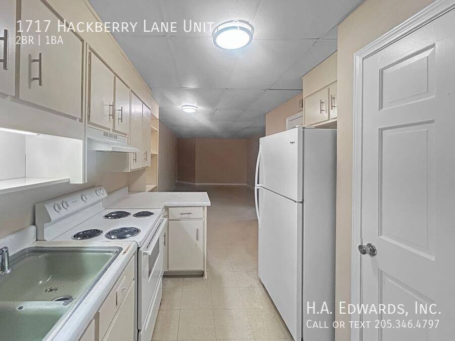 Apartment for rent at 1717 Hackberry Lane, Tuscaloosa, AL 35401