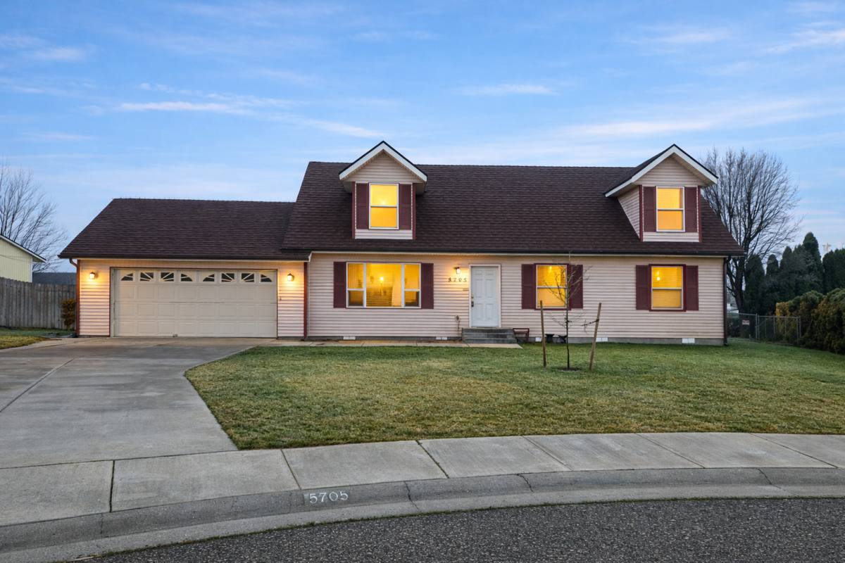 House for rent at 5705 Desert Dove Dr, West Richland, WA 99353