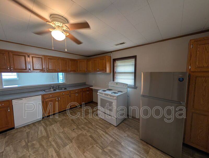 House for rent at 1542 Burning Bush Rd, Ringgold, GA 30736