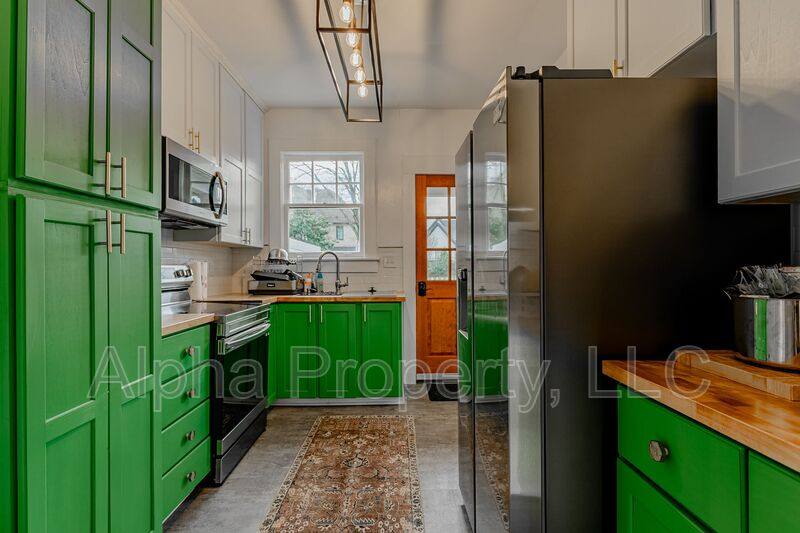 Apartment for rent at 710 Augusta St, Greenville, SC 29605
