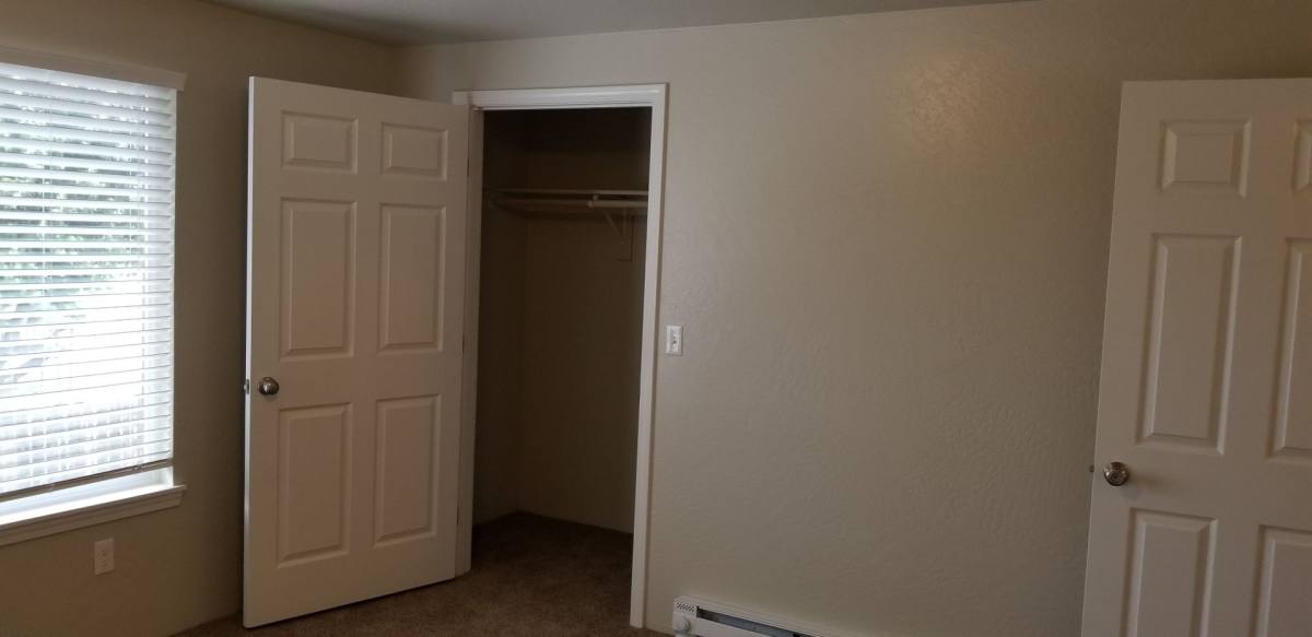 Apartment for rent at 50 S 9th St, Central Point, OR 97502