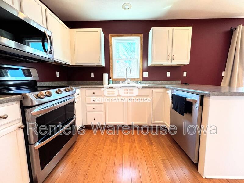 House for rent at 330 NE Cardinal Lane, Waukee, IA 50263