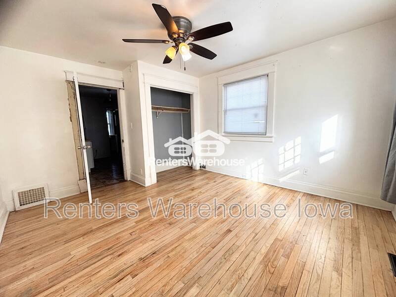 Apartment for rent at 1171 21st St #1, Des Moines, IA 50311