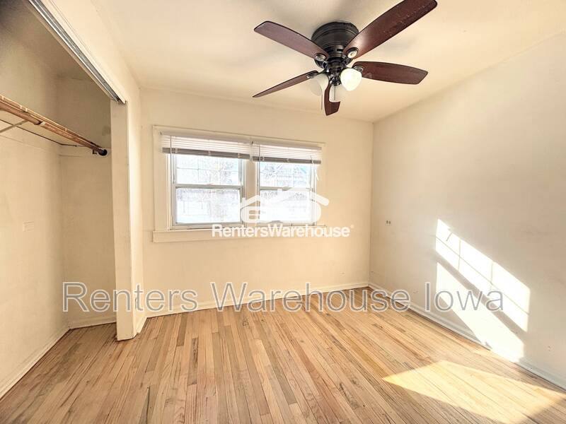 Apartment for rent at 1171 21st St #1, Des Moines, IA 50311
