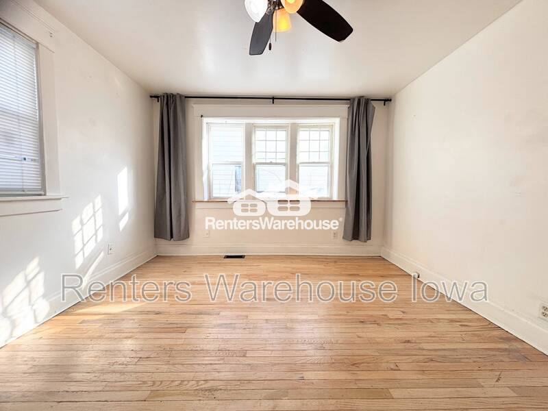 Apartment for rent at 1171 21st St #1, Des Moines, IA 50311