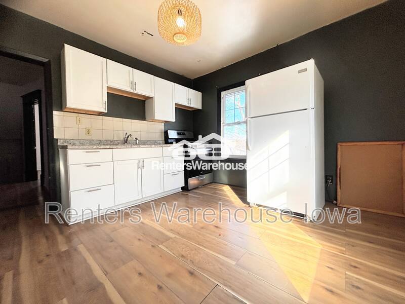 Apartment for rent at 1171 21st St #2, Des Moines, IA 50311