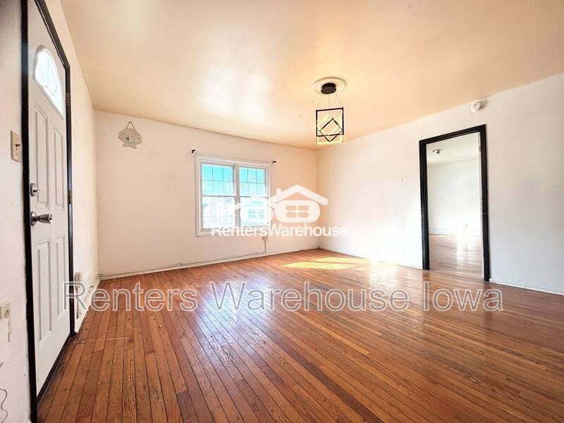 Apartment for rent at 1171 21st St #2, Des Moines, IA 50311