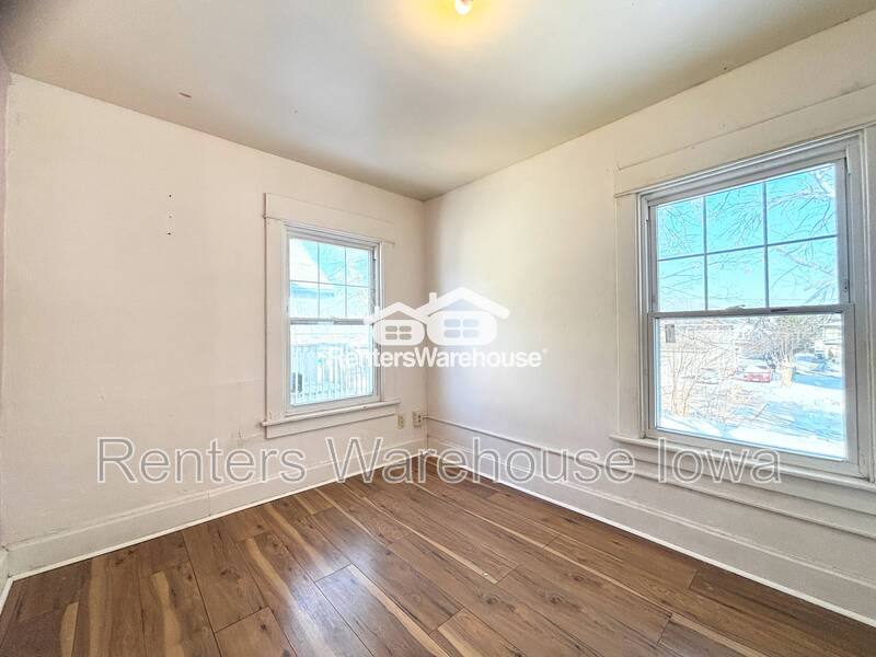 Apartment for rent at 1171 21st St #2, Des Moines, IA 50311