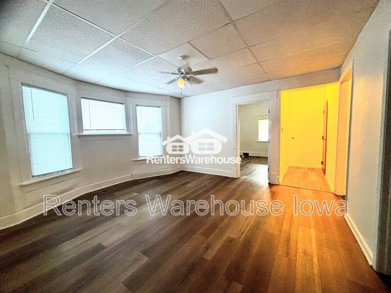 Apartment for rent at 1123 24th St #1, Des Moines, IA 50311