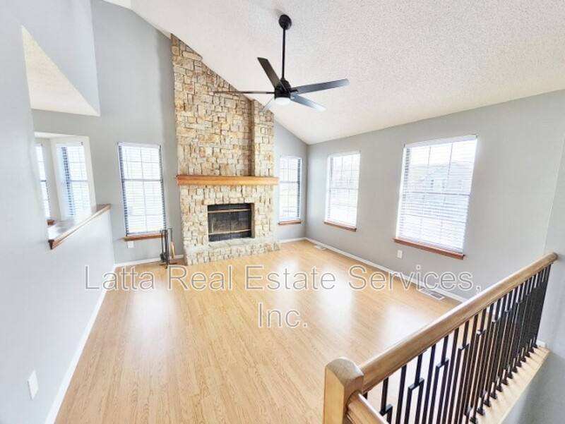 House for rent at 228 SE Bristol Dr, Lees Summit, MO 64063