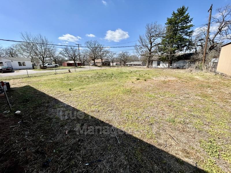 House for rent at 300 E Main St, Asher, OK 74826