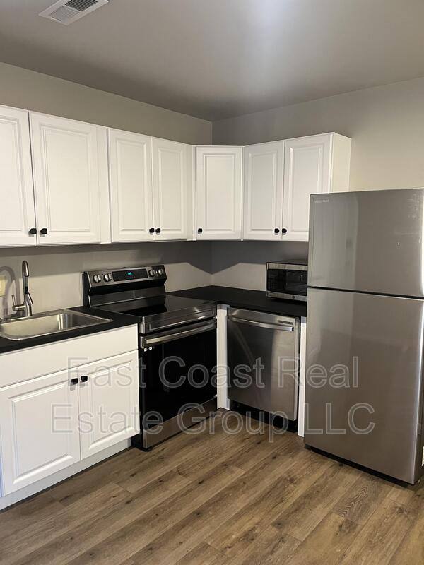 Apartment for rent at 121 E Franklin St #2, Hagerstown, MD 21740