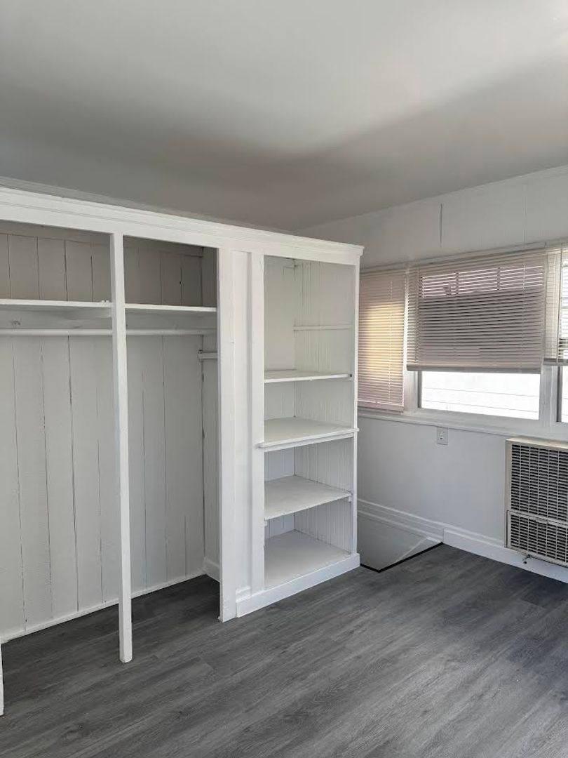 Apartment for rent at 836 S Harvard Blvd, Los Angeles, CA 90005