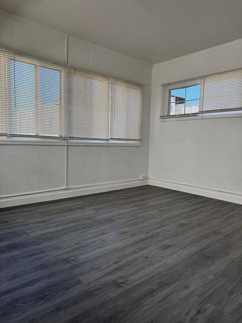 Apartment for rent at 836 S Harvard Blvd, Los Angeles, CA 90005