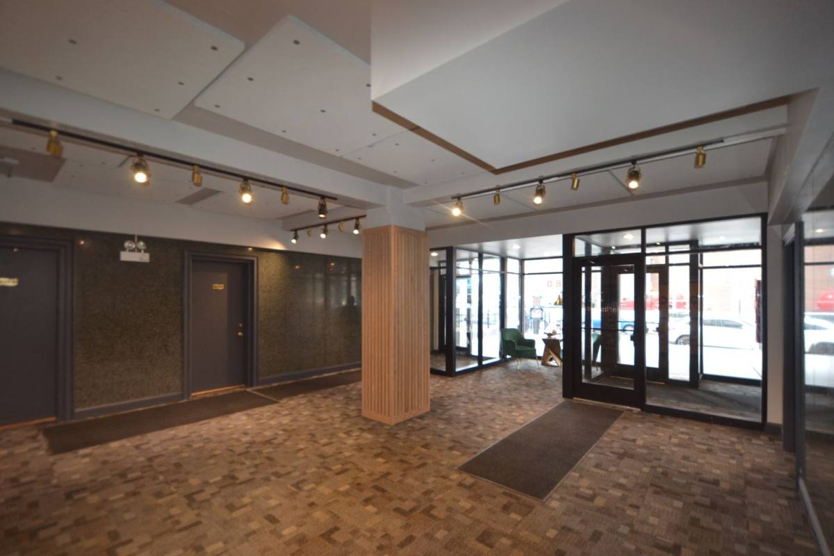 Apartment for rent at 4180 N Marine Dr, Chicago, IL 60613