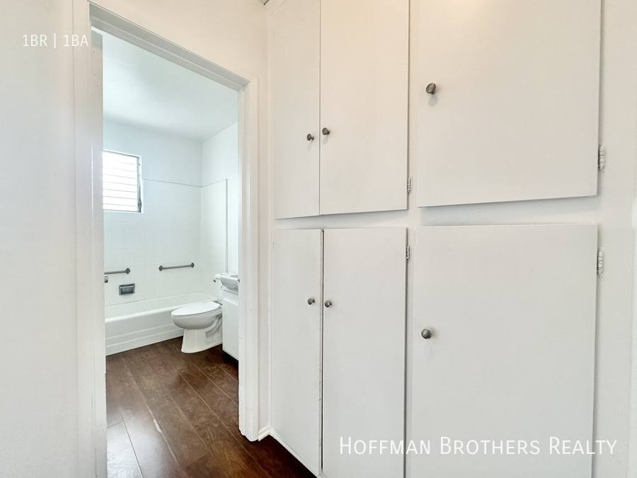 Apartment for rent at 7171 Lexington Ave #9, Los Angeles, CA 90046