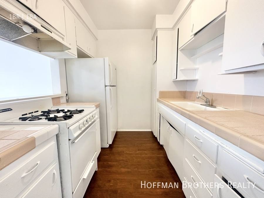 Apartment for rent at 7171 Lexington Ave #9, Los Angeles, CA 90046