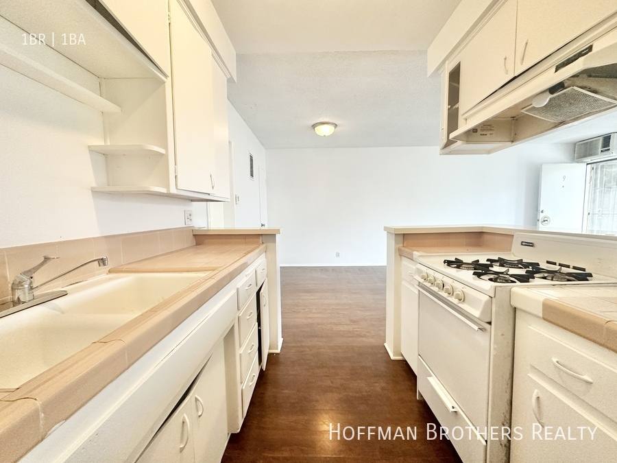 Apartment for rent at 7171 Lexington Ave #9, Los Angeles, CA 90046