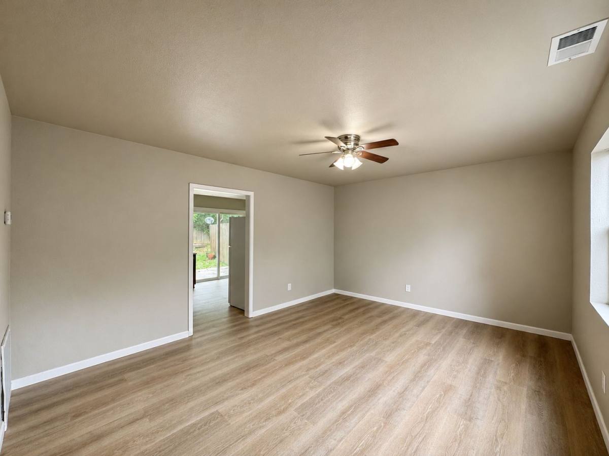 Townhouse for rent at 2315 Byers St, Batesville, AR 72501
