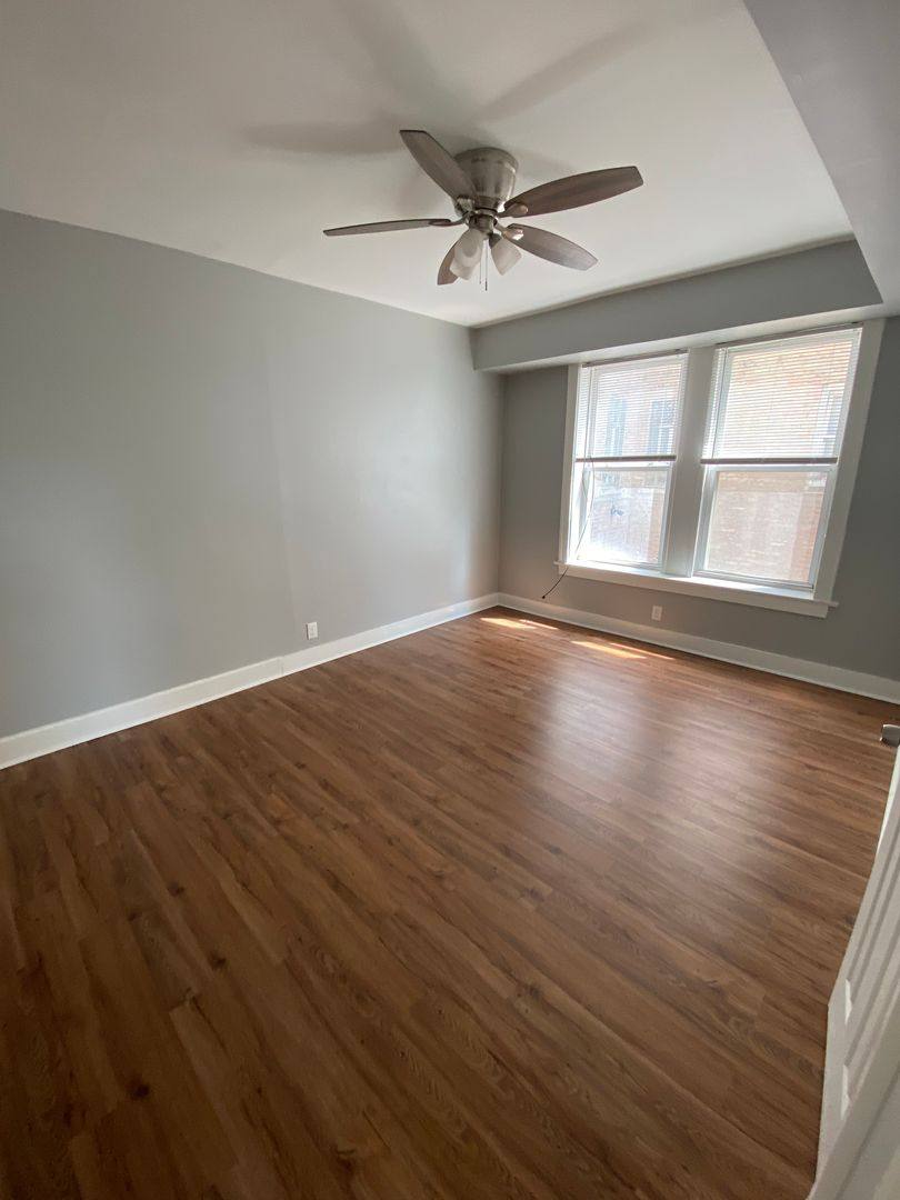 Apartment for rent at 6801 S E End Ave, Chicago, IL 60649