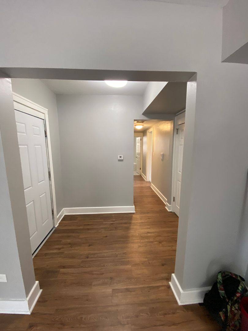 Apartment for rent at 6801 S E End Ave, Chicago, IL 60649