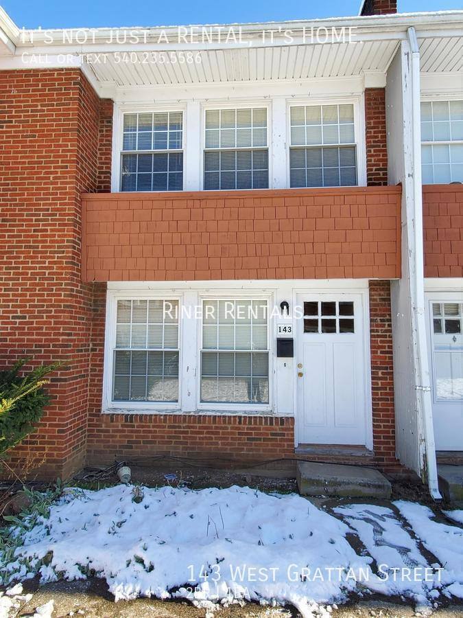 Townhouse for rent at 143 W Grattan St, Harrisonburg, VA 22801