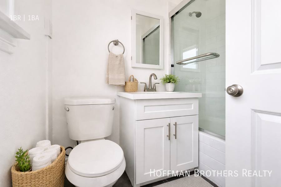 Apartment for rent at 1611 Schrader Blvd #308, Los Angeles, CA 90028
