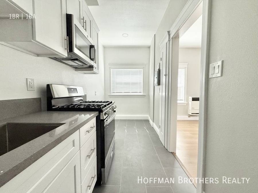 Apartment for rent at 1611 Schrader Blvd #308, Los Angeles, CA 90028