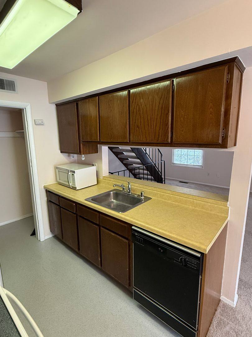 Townhouse for rent at 32 Mission Wood Way, Reisterstown, MD 21136