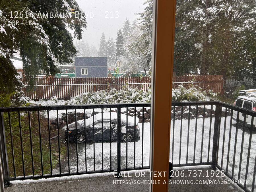 Apartment for rent at 12614 Ambaum Blvd #213, Seattle, WA 98146