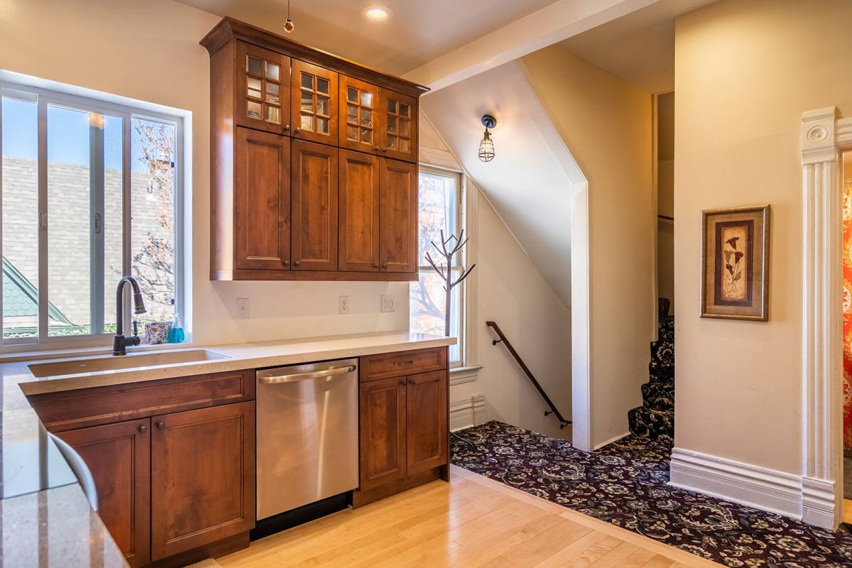 Apartment for rent at 205 N Logan St, Denver, CO 80203