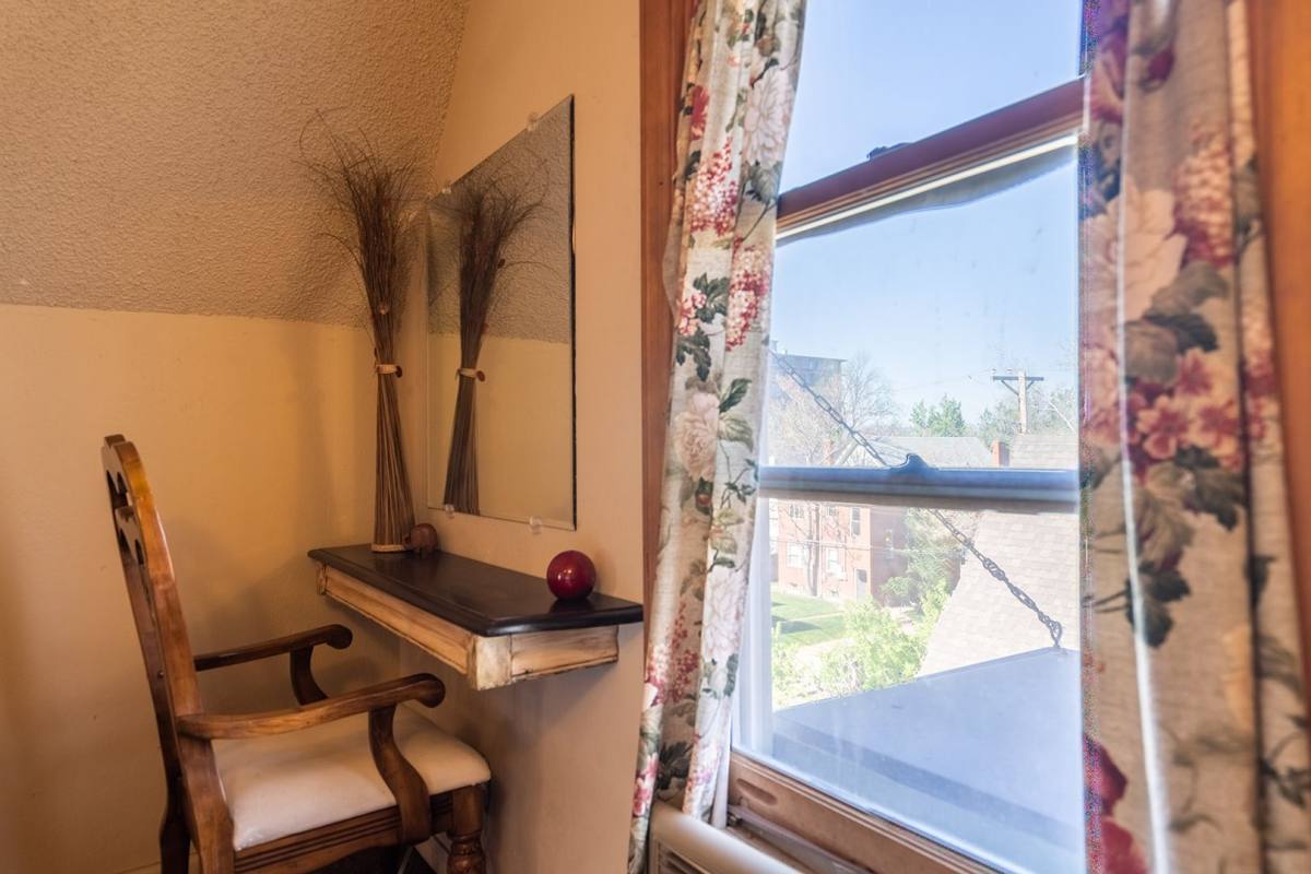 Apartment for rent at 205 N Logan St, Denver, CO 80203