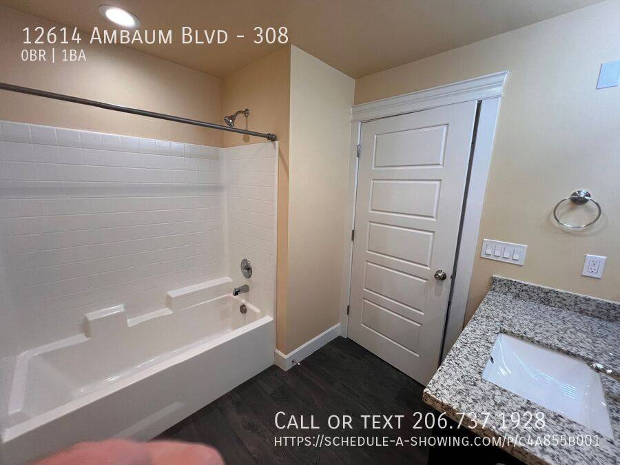 Apartment for rent at 12614 Ambaum Blvd #308, Seattle, WA 98146