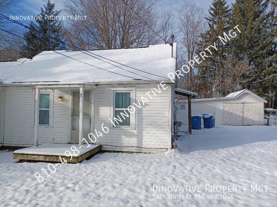 1097 Bridge St #1, Linden, MI 48451