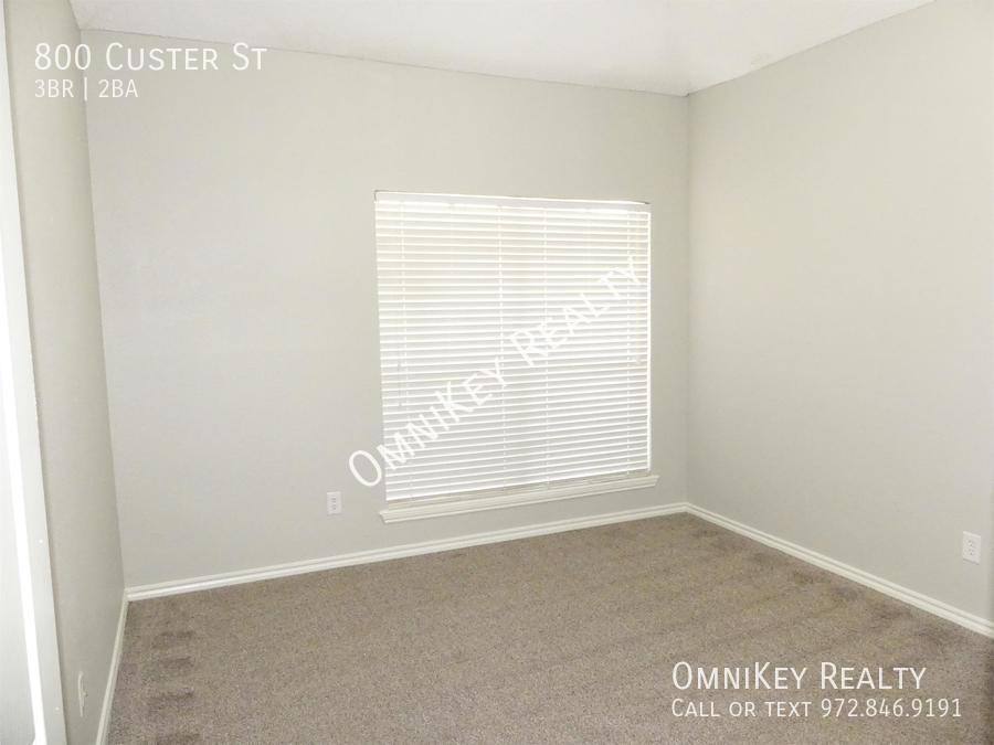 Townhouse for rent at 800 Custer St, Arlington, TX 76014