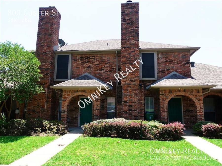 Townhouse for rent at 800 Custer St, Arlington, TX 76014