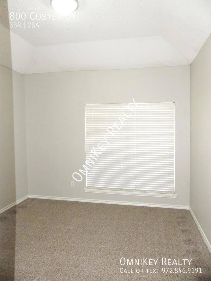 Townhouse for rent at 800 Custer St, Arlington, TX 76014