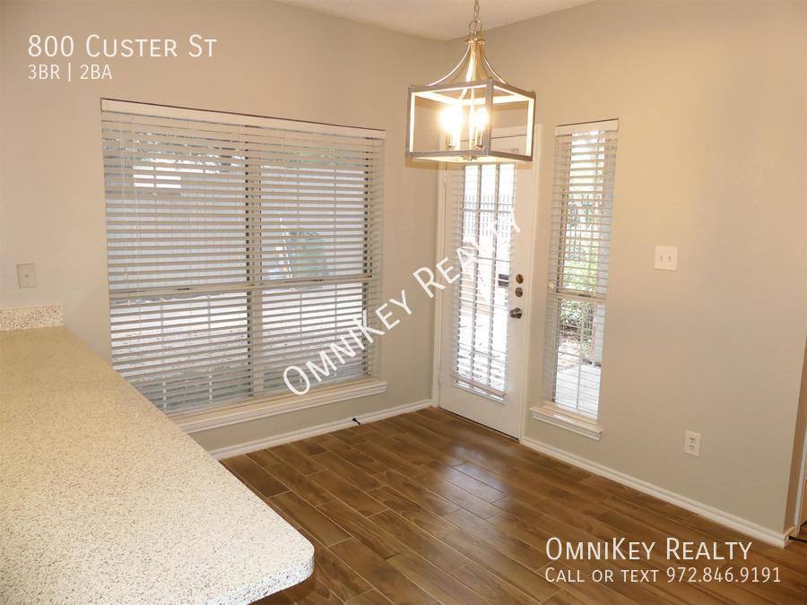 Townhouse for rent at 800 Custer St, Arlington, TX 76014
